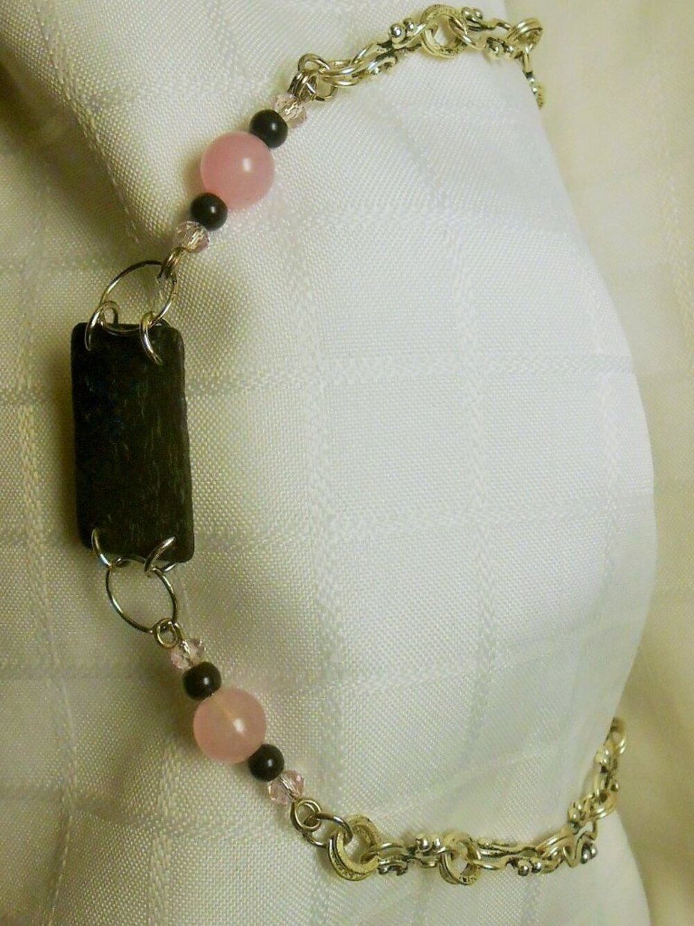 Handmade jewelry set with nekclace and earrings with elk bone and 10 mm pearls